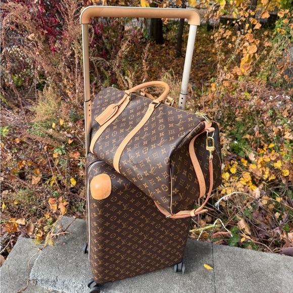 Louis Vuitton M41416 Bandoulière 50 & Louis Vuitton M23203
Horizon 55 combo - Picture 3 of 17